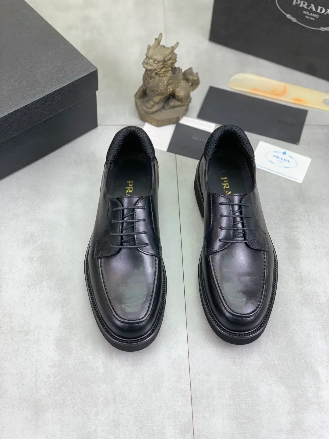 Men's shoes 💰P480 new style 💰 💎💎💎 water-dyed cow lining original order quality PRADA —🆘.Prada original purchase agent, high-end business leather shoes, fabric: imported from Italy cowhide material ➕ water-dyed cow lining/cowhide lining ➕ special original outsole, fine workmanship, real thing ^_^ Photographed 🎬size: 39-44